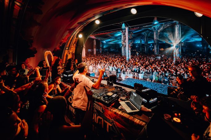 Fünf Tage und vier Nächte voller Musik, Kunst und Gemeinschaft in Eldena Vorverkauf für das Indian Spirit Festival 2027 gestartet Indian Spirit Festival 2026
begeistert 25.000 Psytrance-Fans aus 67 Ländern
